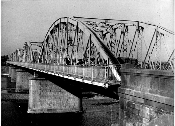 Radar Avanzar busto Fotos antiguas Zaragoza/puente de Hierro