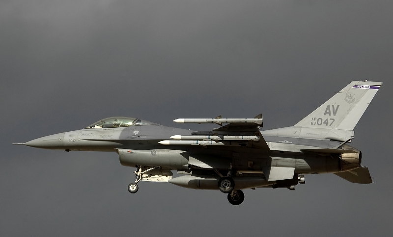 DSC_54231_f.jpg - Fuerza aérea de Estados Unidos
General Dynamics F-16CG Fighting Falcon